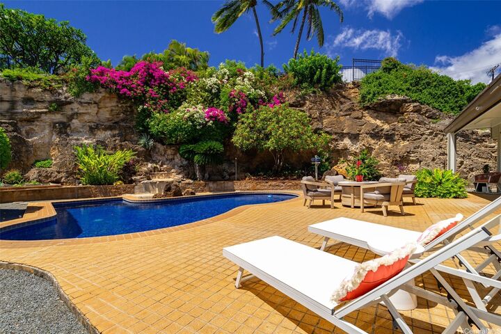 760 Onaha Street  Honolulu HI 96816 photo