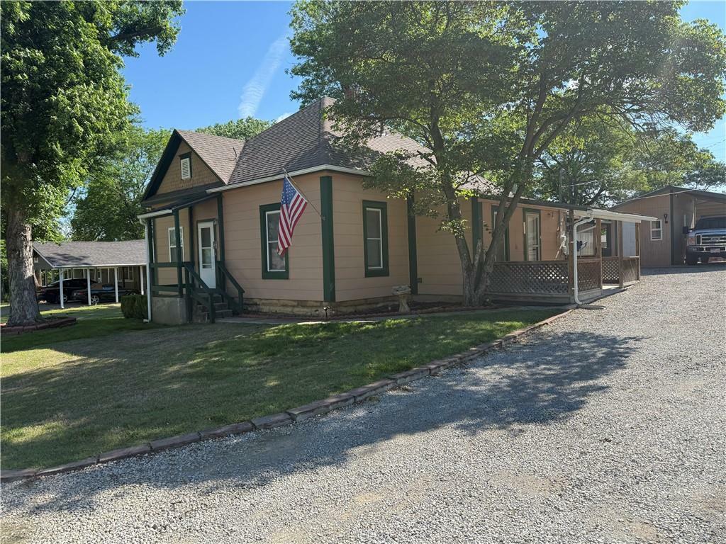 112 N Burns Street N  Independence KS 67301 photo
