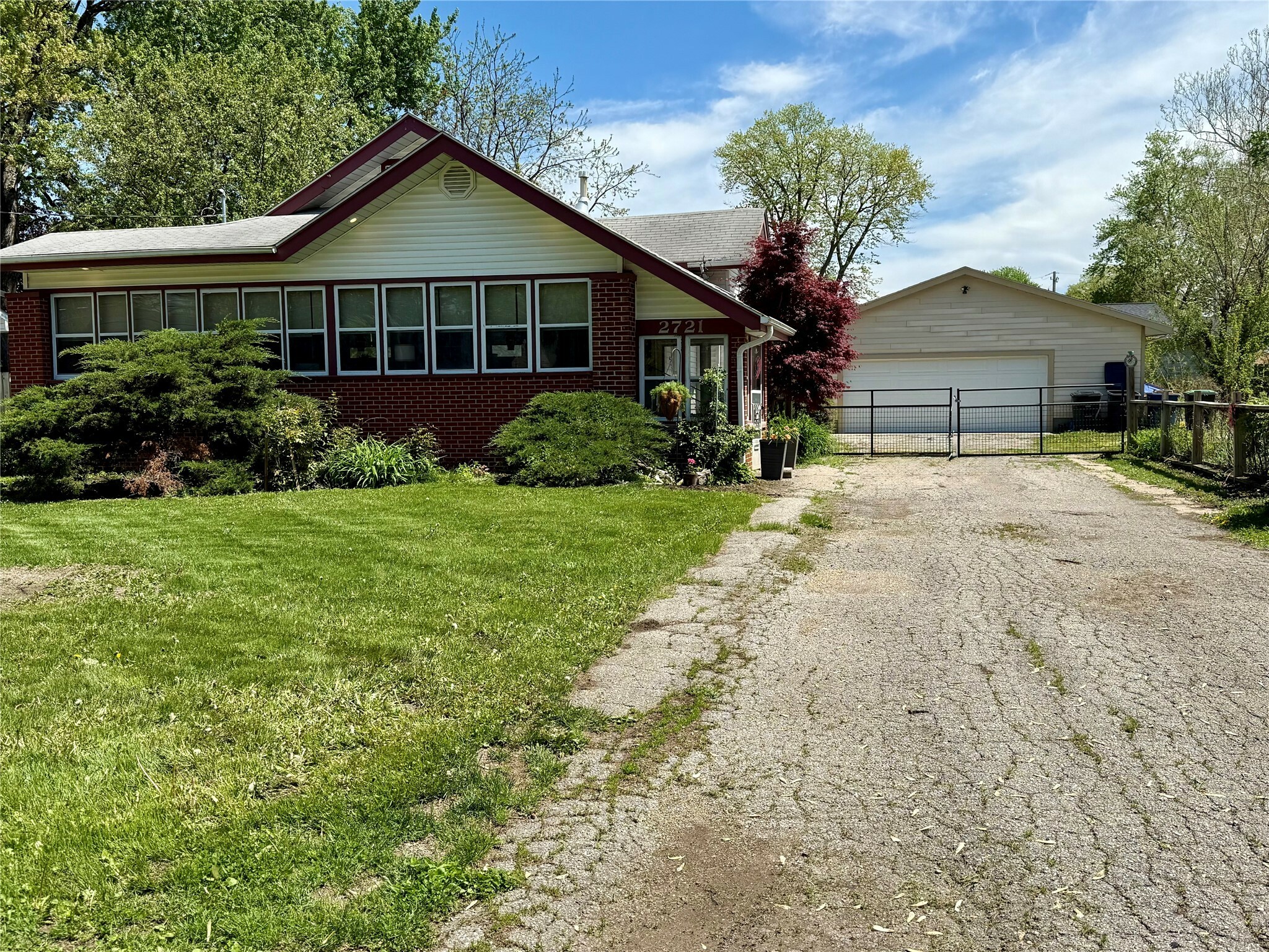 Property Photo: 2721 61st Street IA 50322