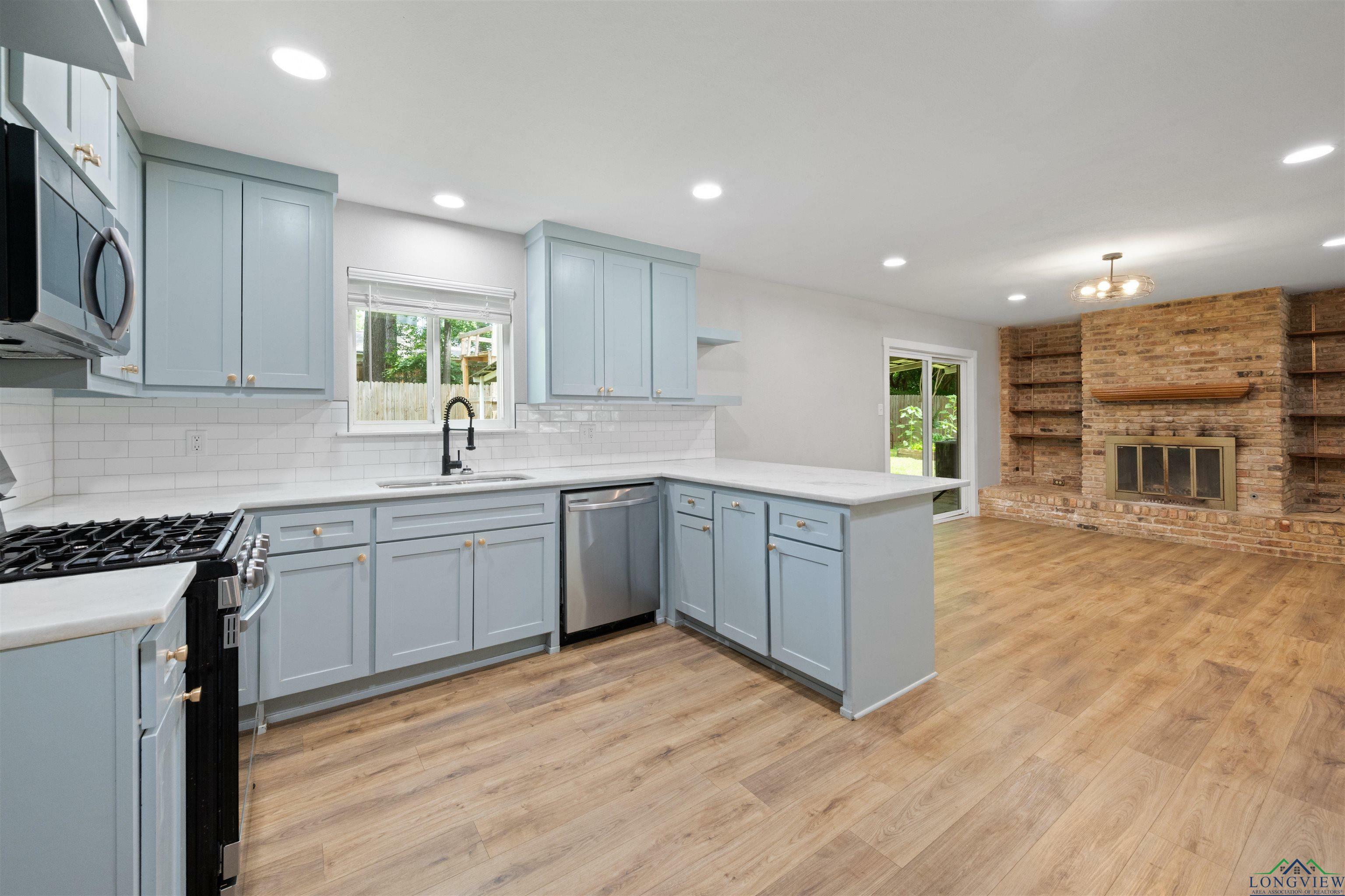 Property Photo: 1005 Coushatta Trl TX 75605
