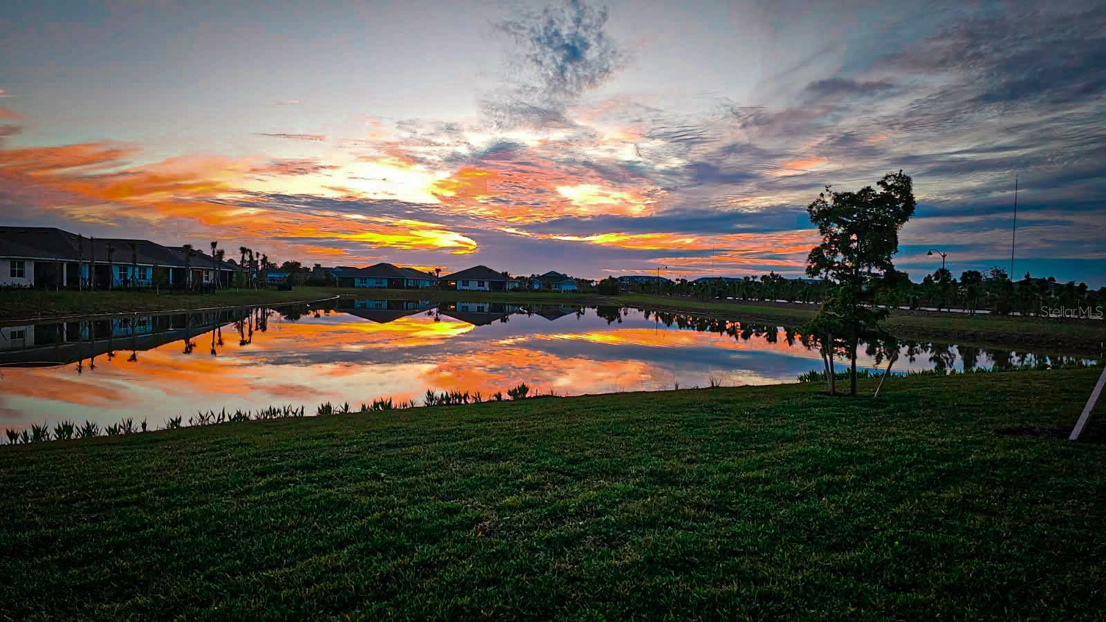 Property Photo: 16909 Caracara Place FL 33982