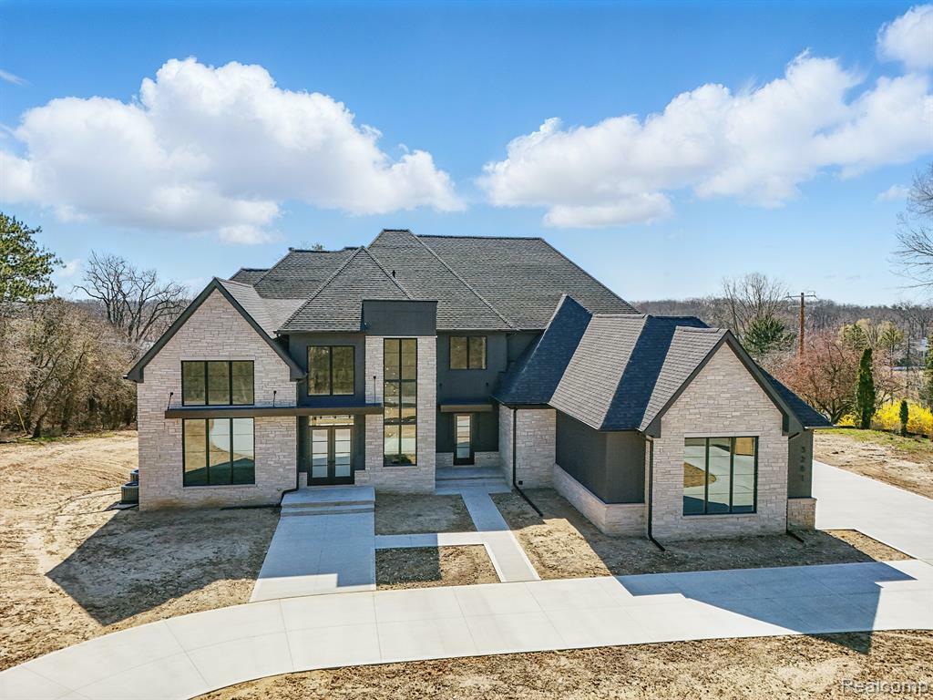 Property Photo: 3281 Chickering Lane MI 48302 1413