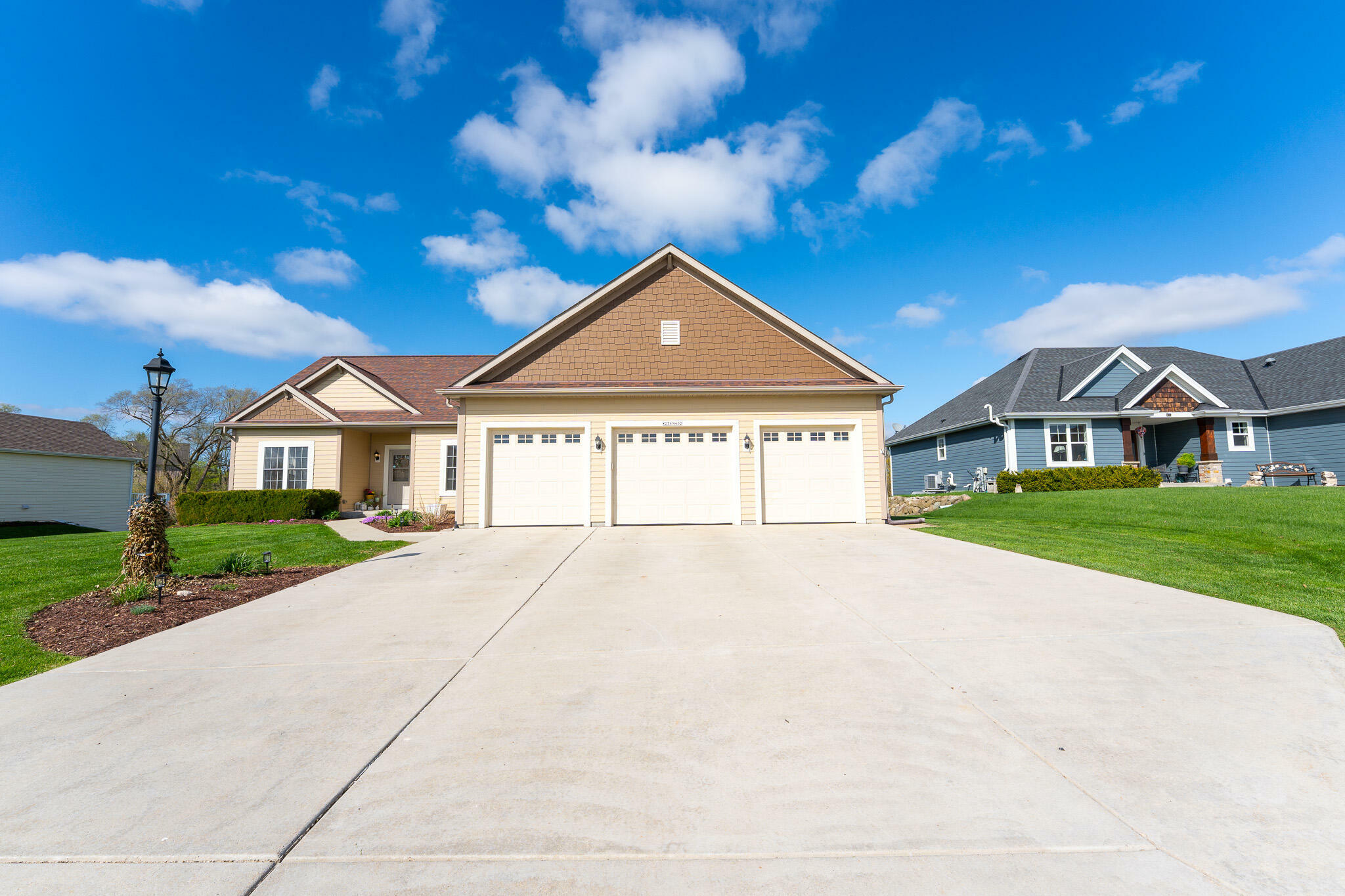 Property Photo: W276n402 Arrowhead Trl WI 53188