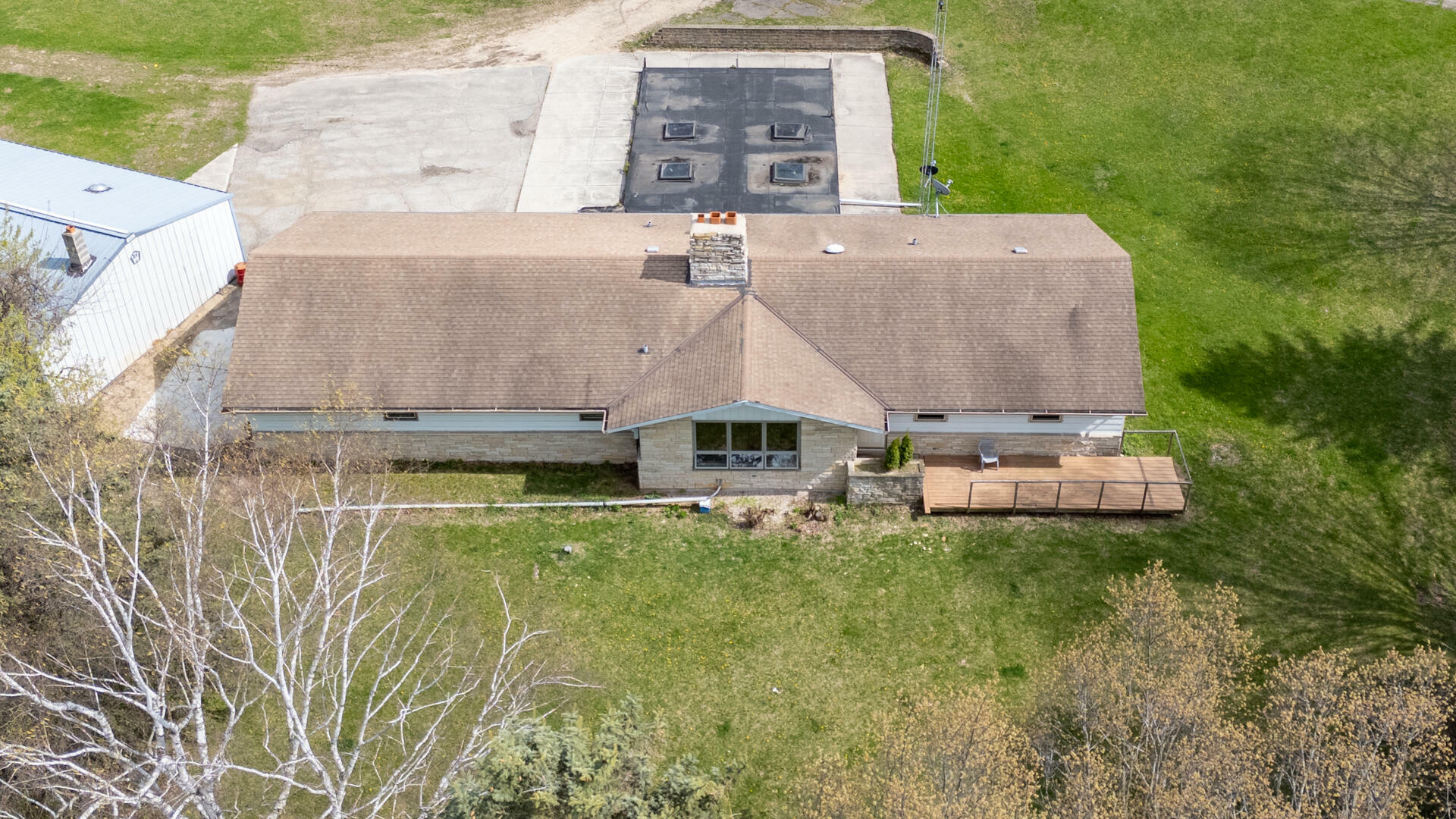 Property Photo: 1190 Shamrock Ct WI 53027