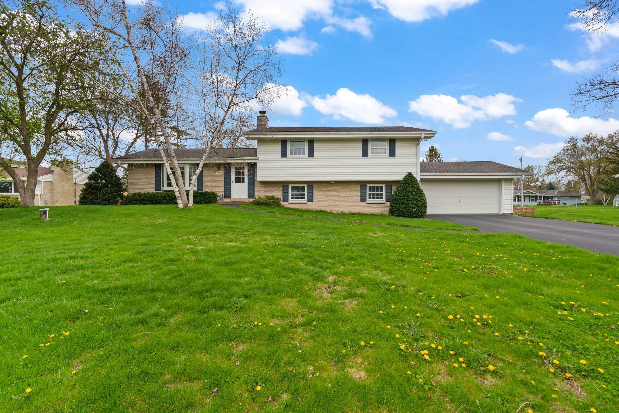S67w13779 Hardwicke Pl  Muskego WI 53150 photo