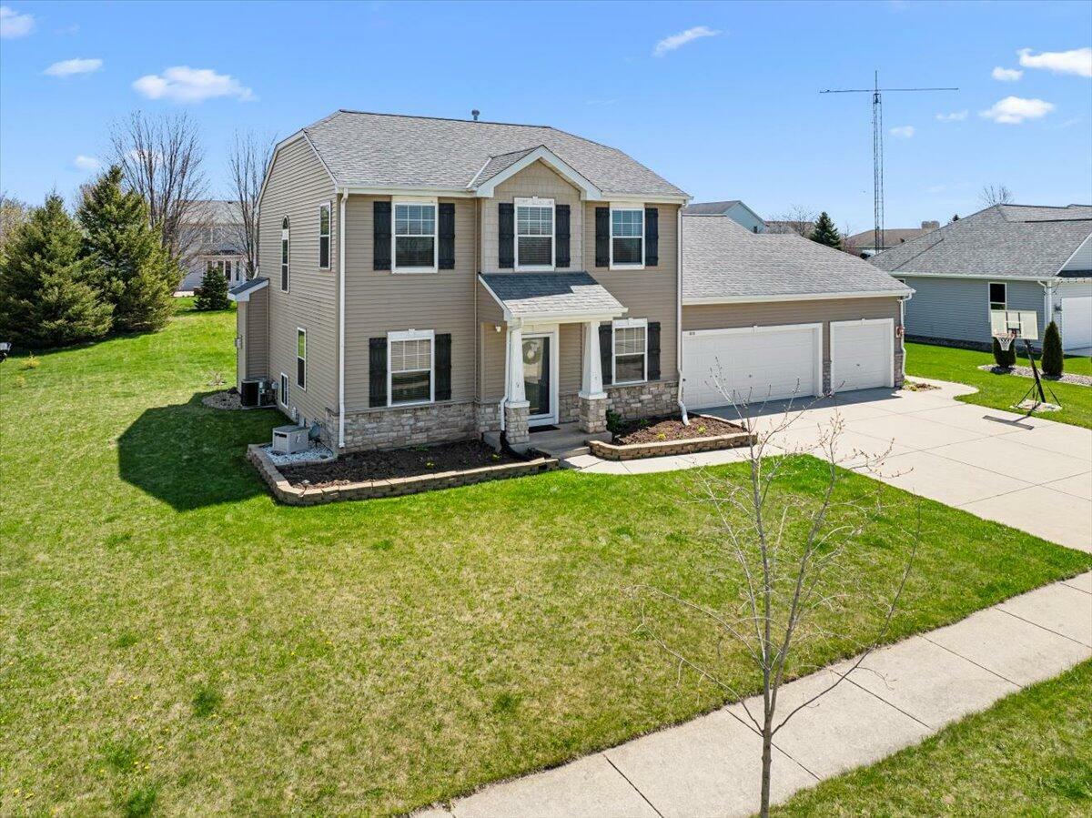 Property Photo: 412 Aspen St WI 53004