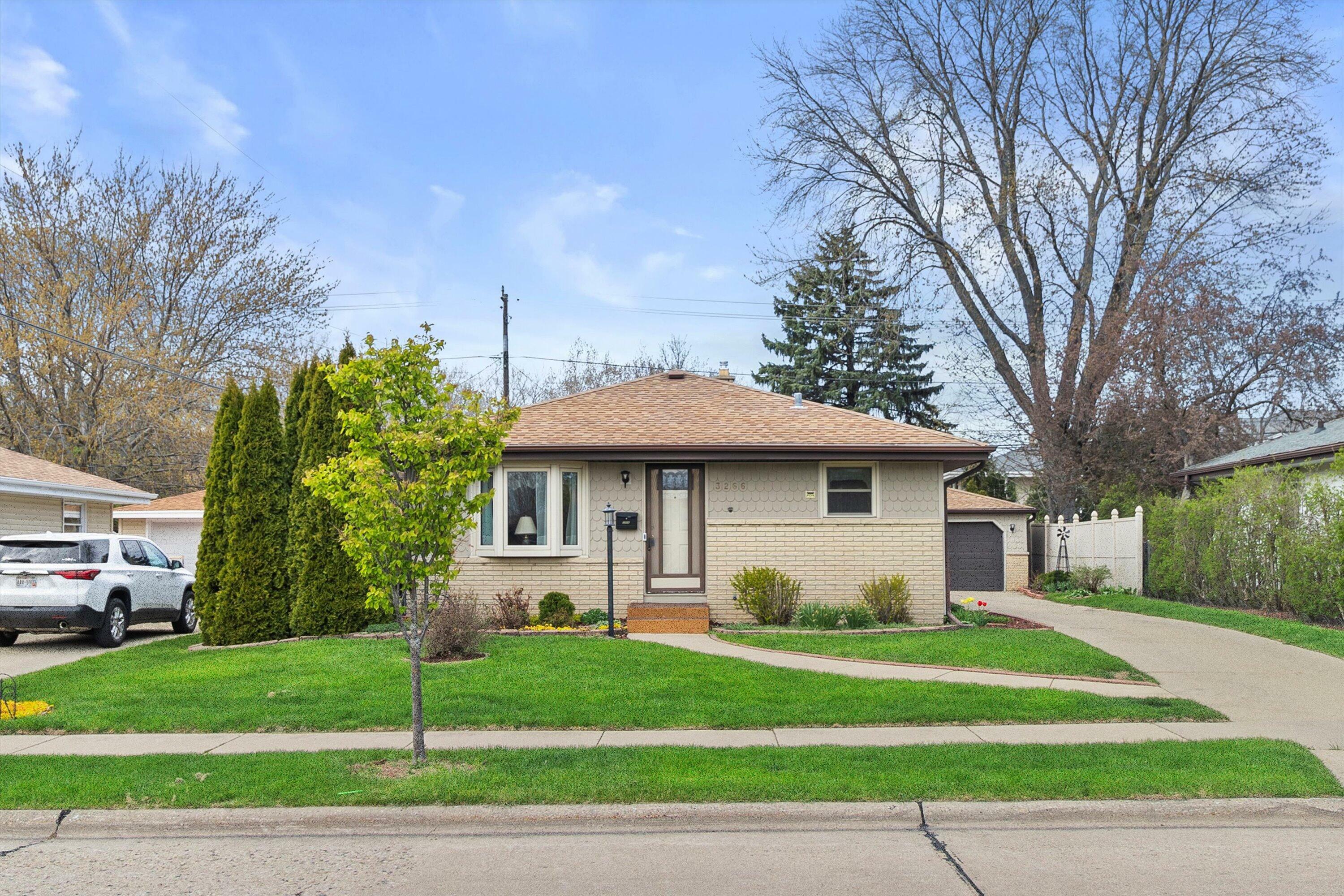 3266 E Henry Ave  Cudahy WI 53110 photo