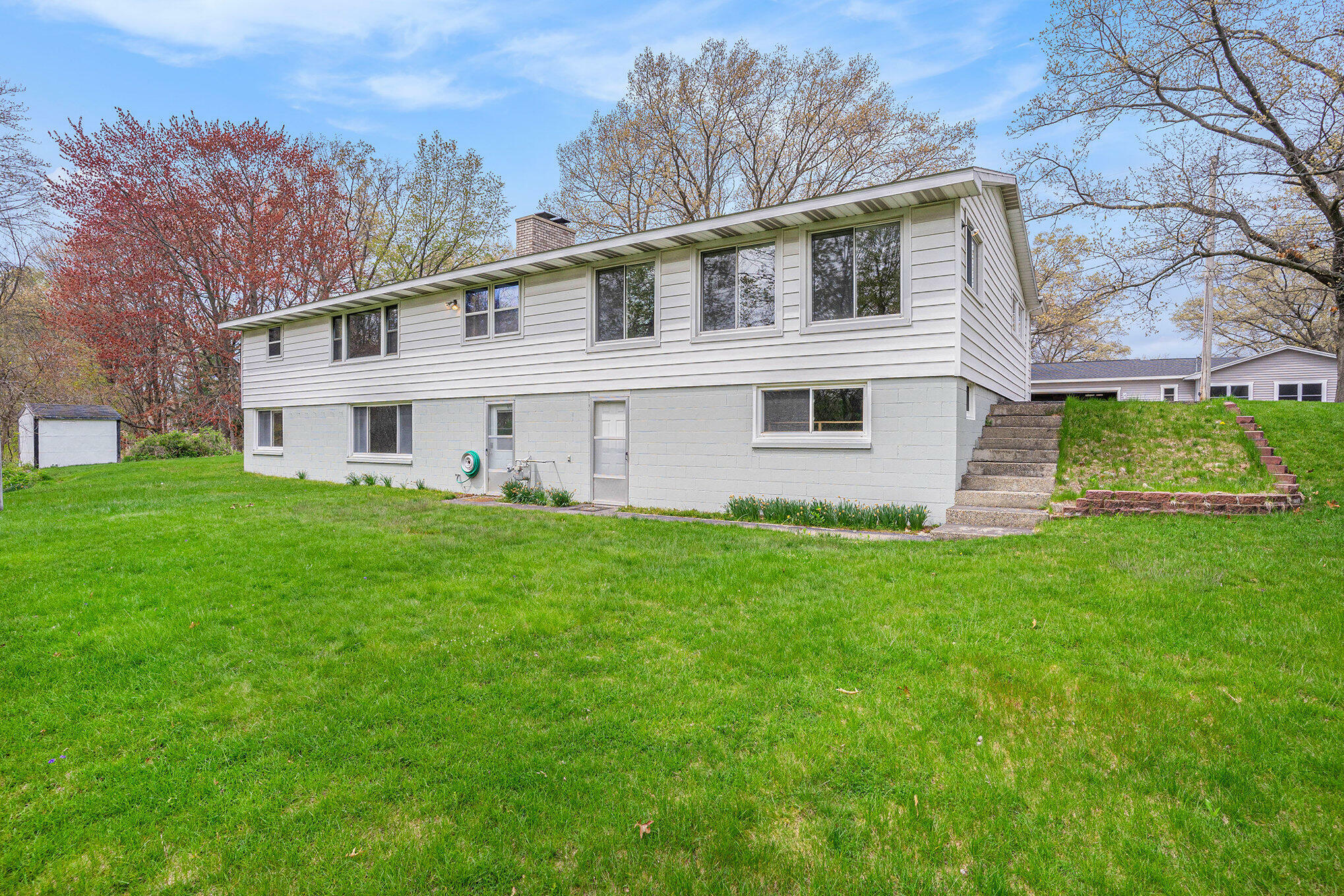 Property Photo: 1634 Woodlawn Avenue MI 49417