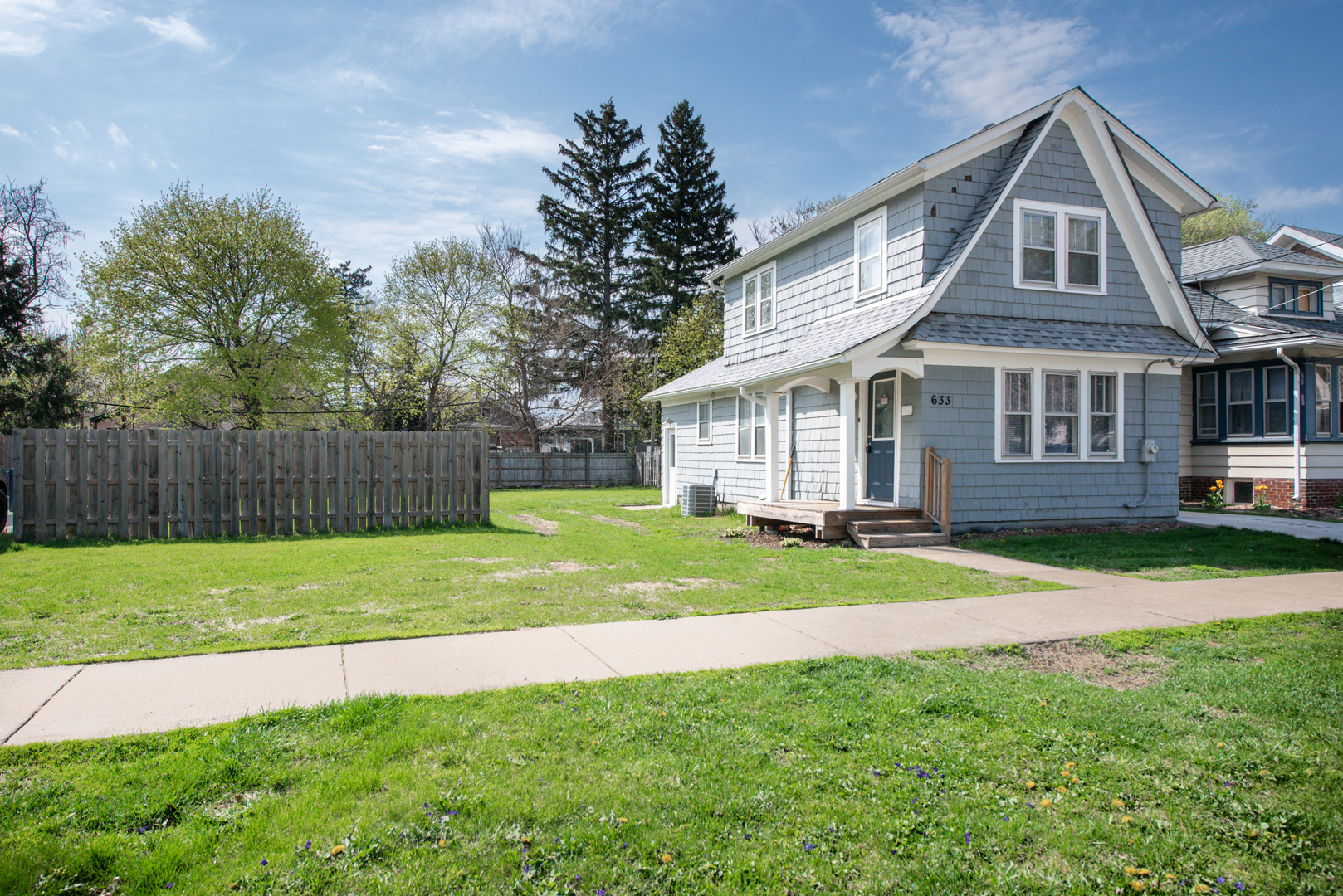 Property Photo: 633 Watson Street IL 60505