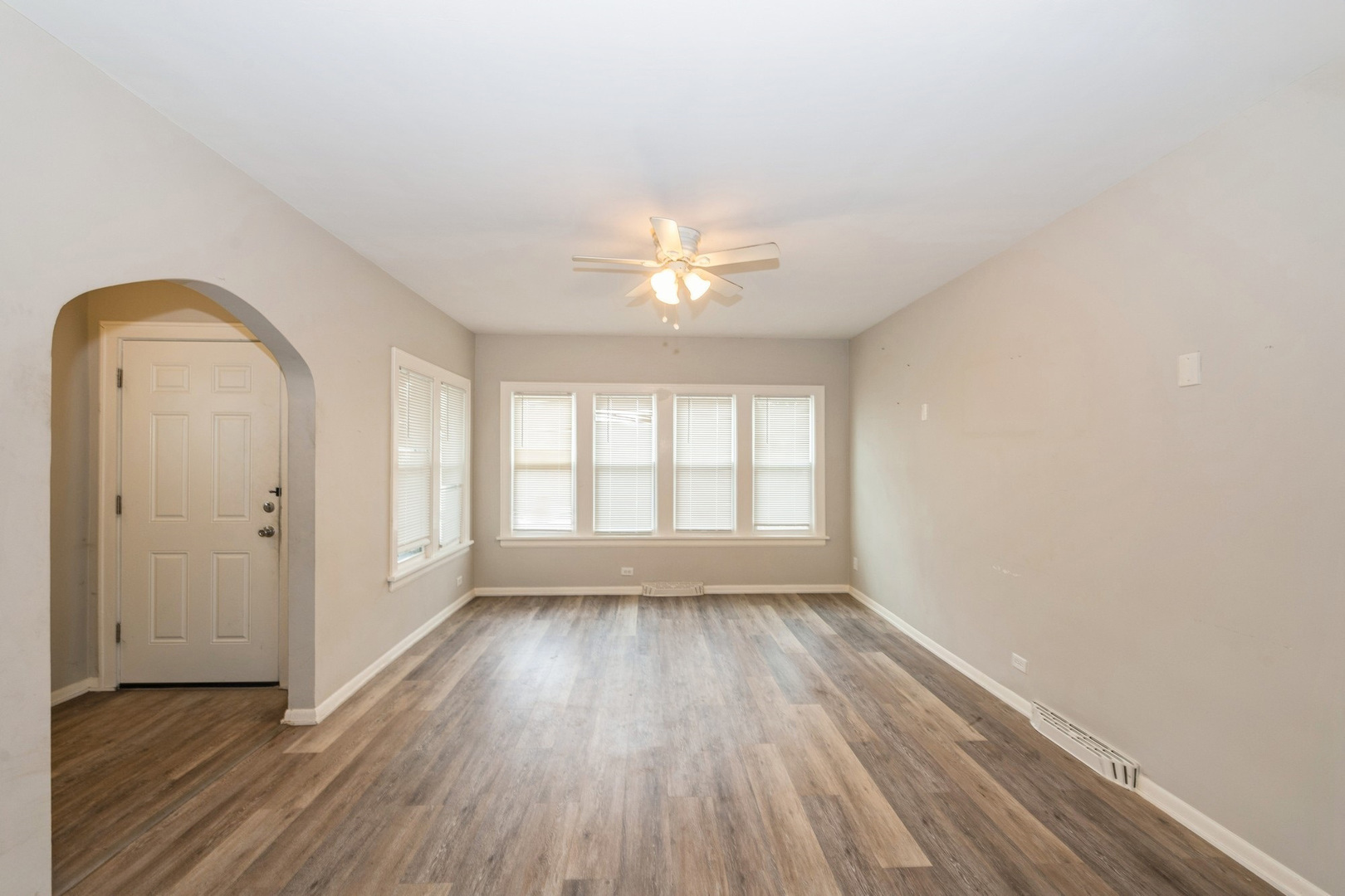 Property Photo: 1926 S 21st Avenue IL 60153