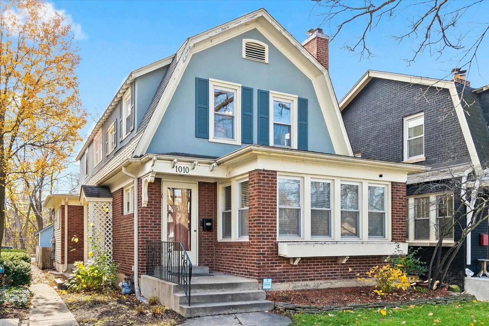 Property Photo: 1010 Harvard Terrace IL 60202