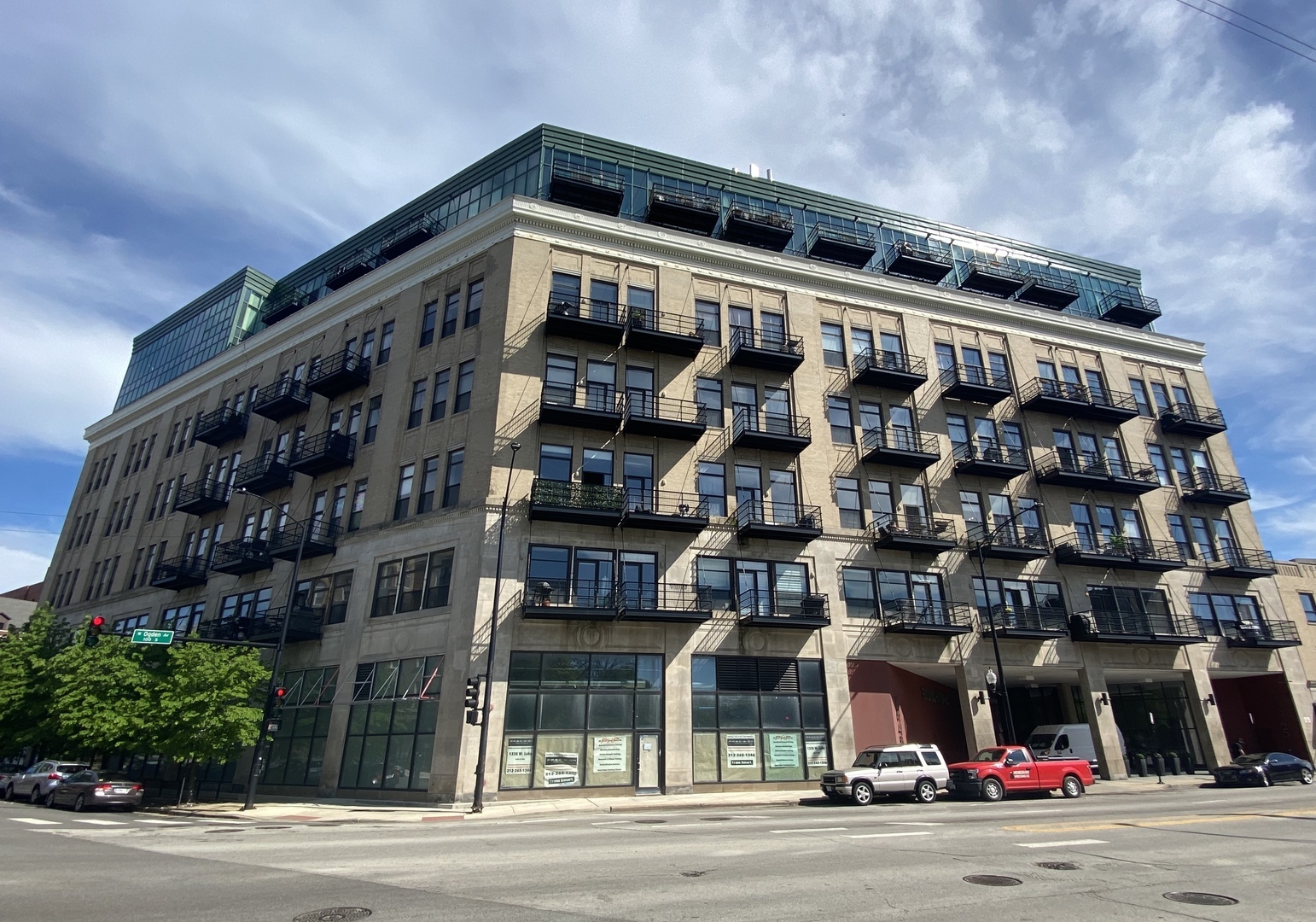 Property Photo: 1645 W Ogden Avenue 641 IL 60612