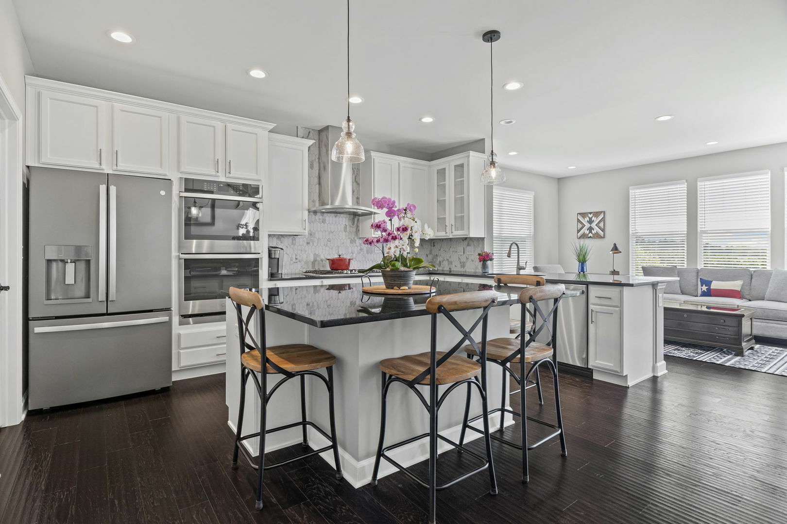 Property Photo: 27025 Ashgate Crossing IL 60585