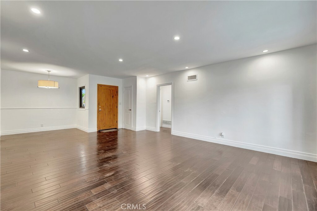 Property Photo: 5950 E Walton Street CA 90815