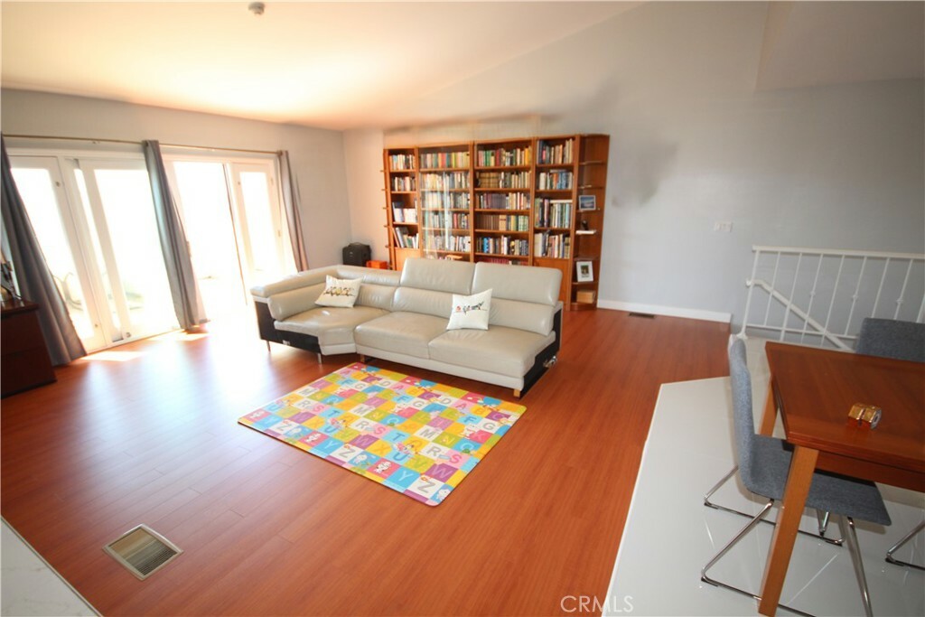 Property Photo: 220 S Guadalupe Avenue 5 CA 90277