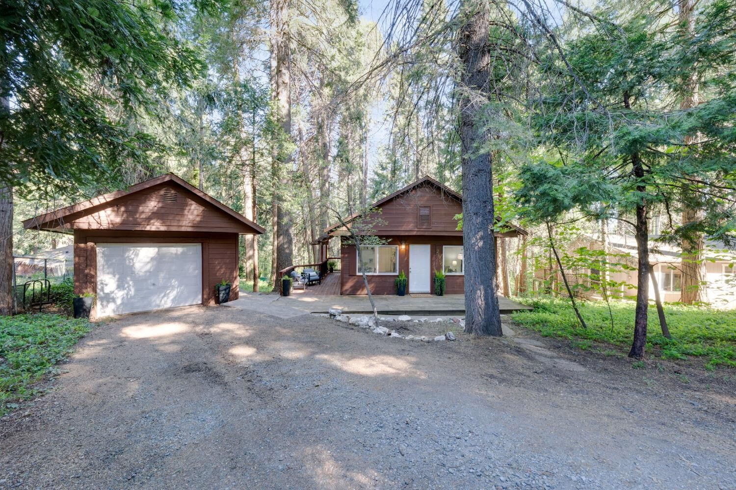Property Photo: 2826 Loyal Lane CA 95726