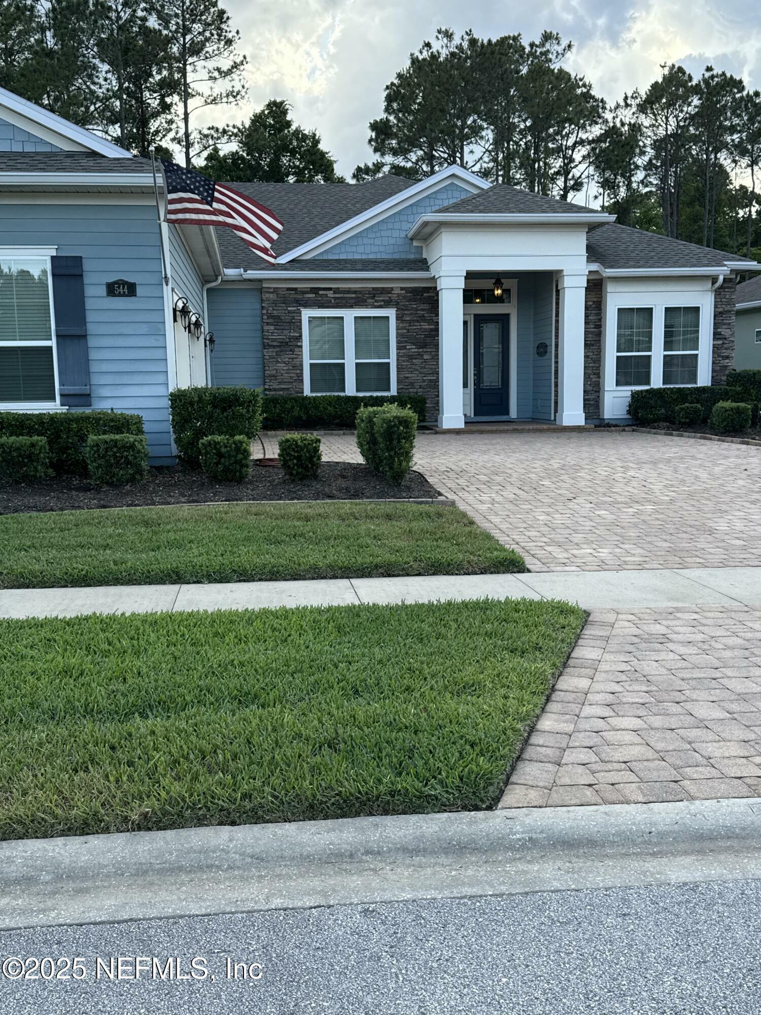Property Photo: 544 Enrede Lane FL 32095