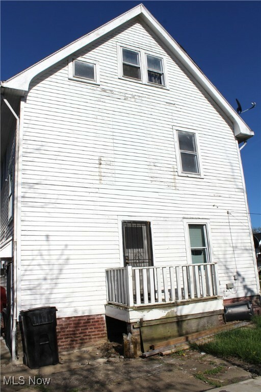 Property Photo: 456 E 148th Street OH 44110