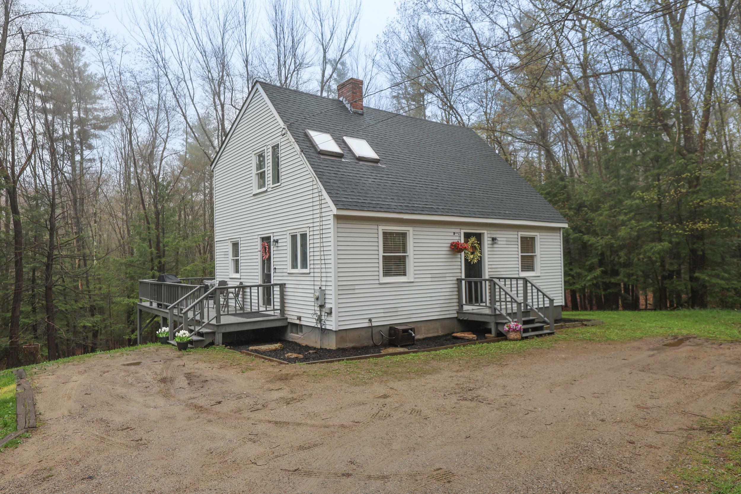 Property Photo: 33 Philmart Drive NH 03071
