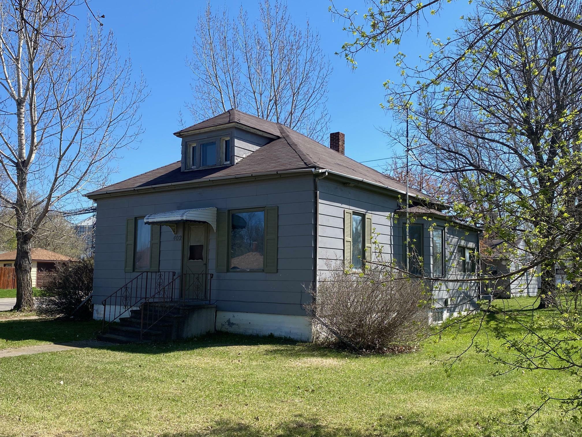 Property Photo: 402 S Main Street MN 56557