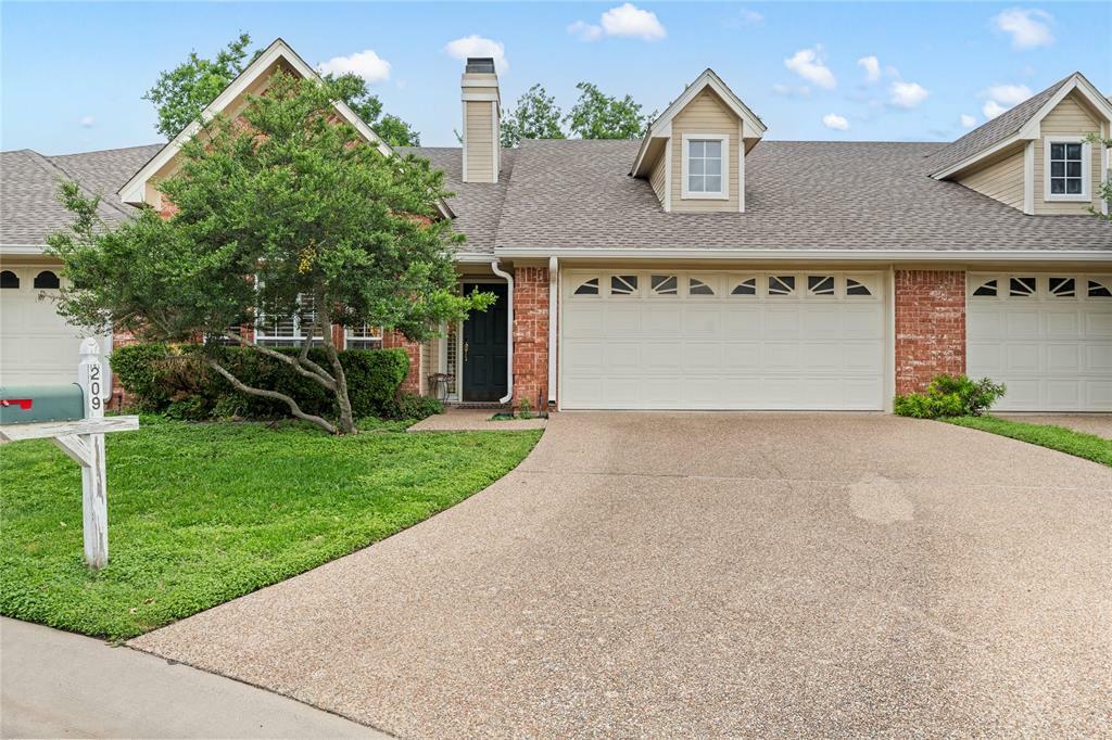 Property Photo: 209 Village Circle TX 76710