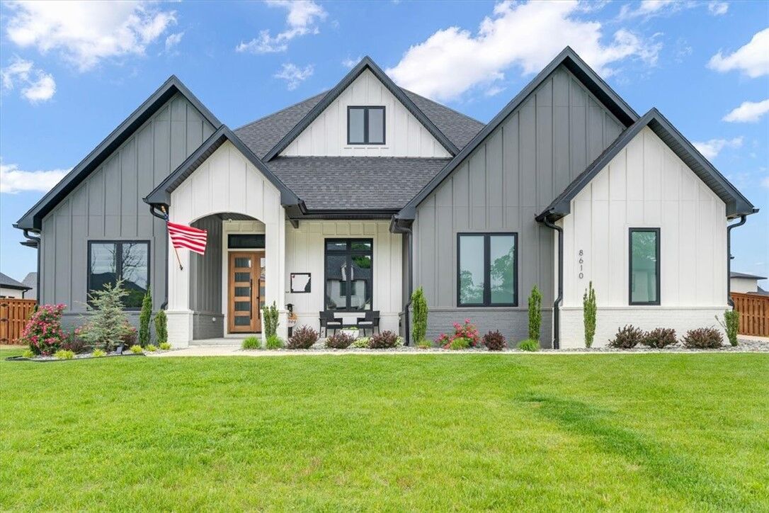 Property Photo:  8610 W Feathered Nest  AR 72713 