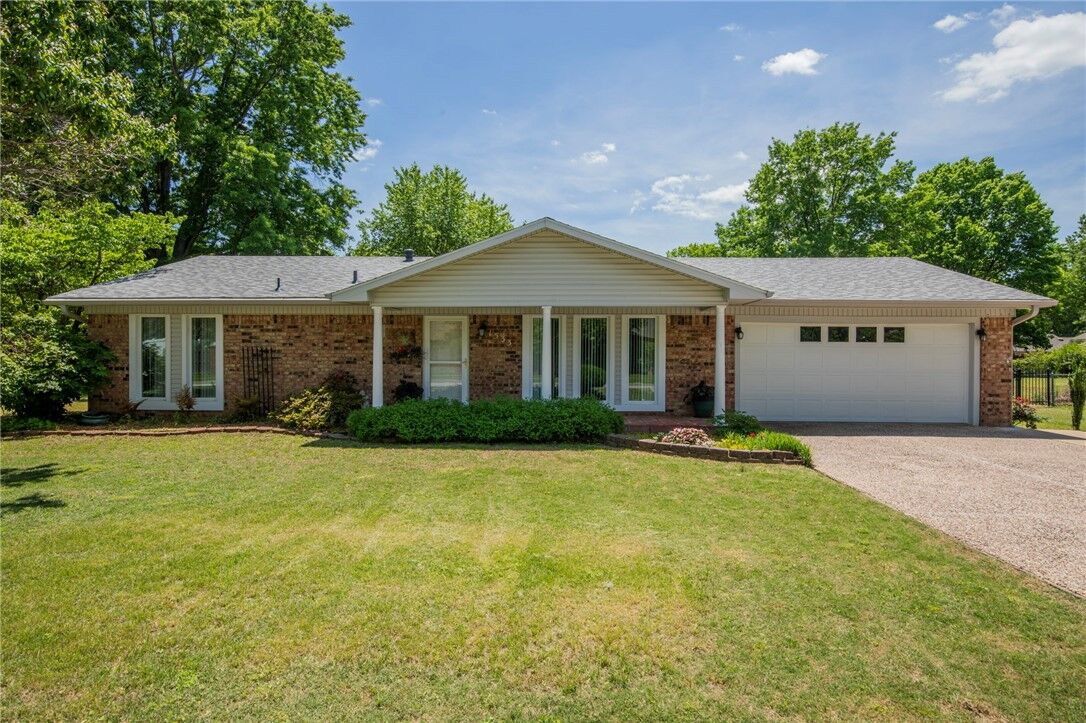 Property Photo:  1533 E Stubblefield Road  AR 72703 