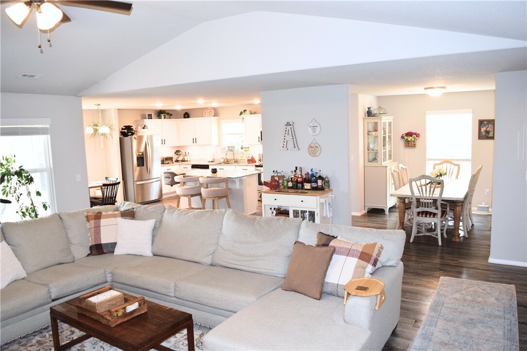 Property Photo: 2407 Maplewood Avenue AR 72745