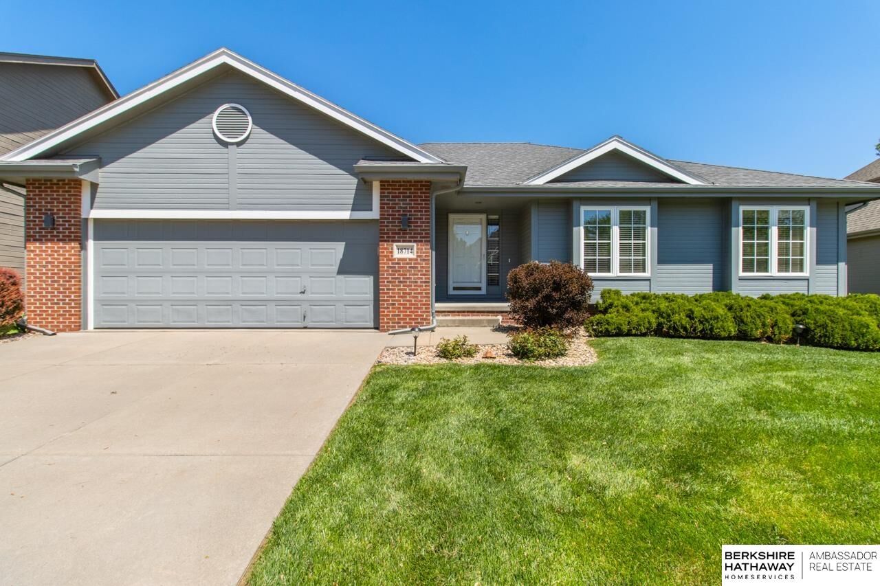 Property Photo: 18714 Lillian Street 68236