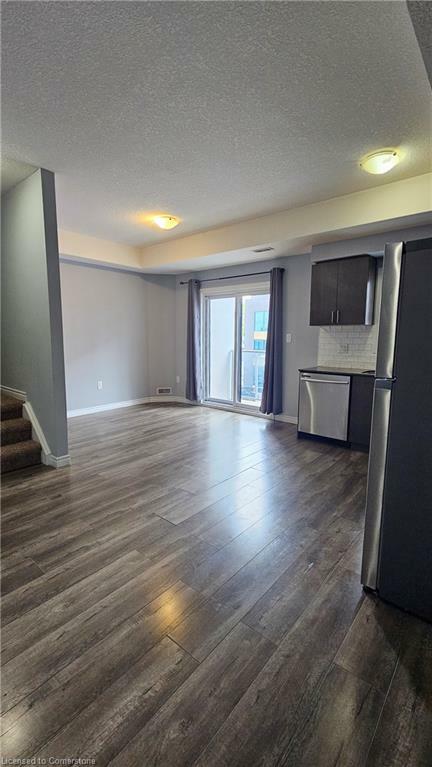 Property Photo: 1430 Highland Road W 23A ON N2N 3K6