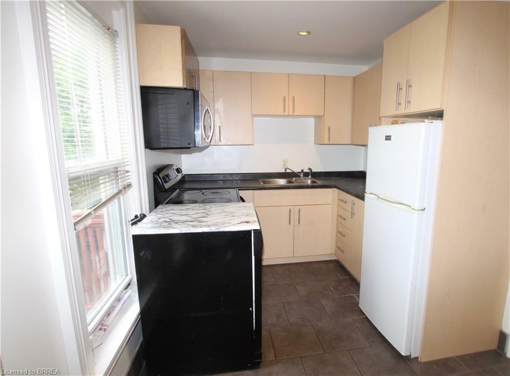 Property Photo: 140 Alfred Street 2 ON N3S 5G8