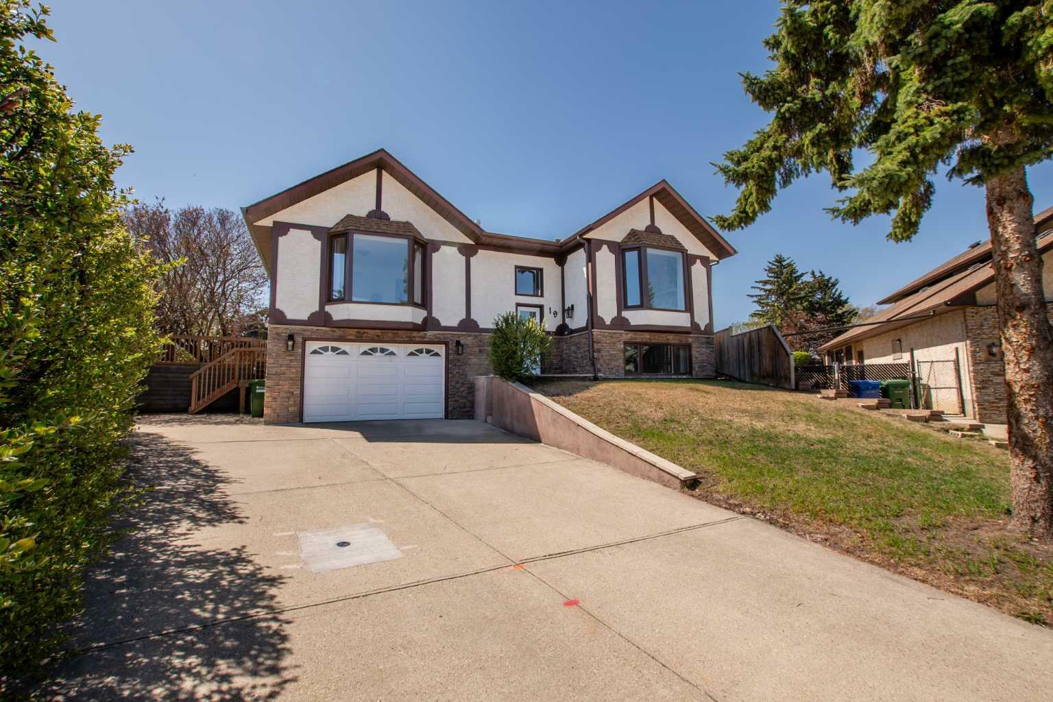 19 Goodacre Close  Red Deer AB T4P 3A3 photo