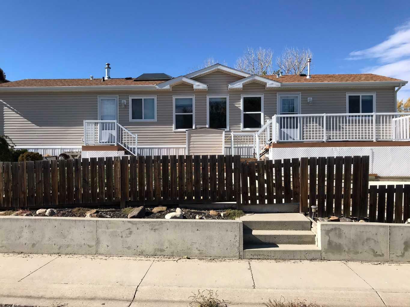Photo de la propriété: 208 2A Street W AB T0K 0N0