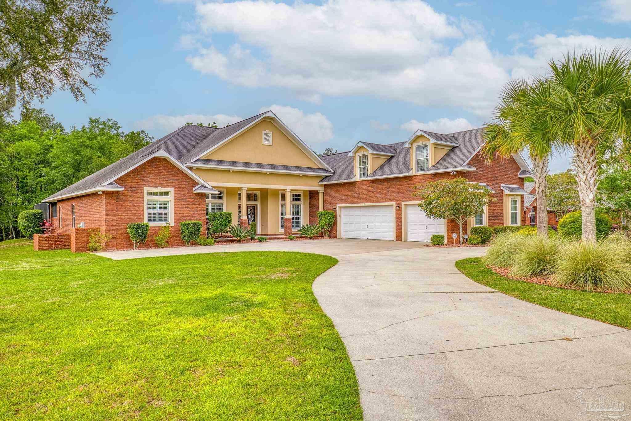 Property Photo: 2926 Greystone Dr FL 32571