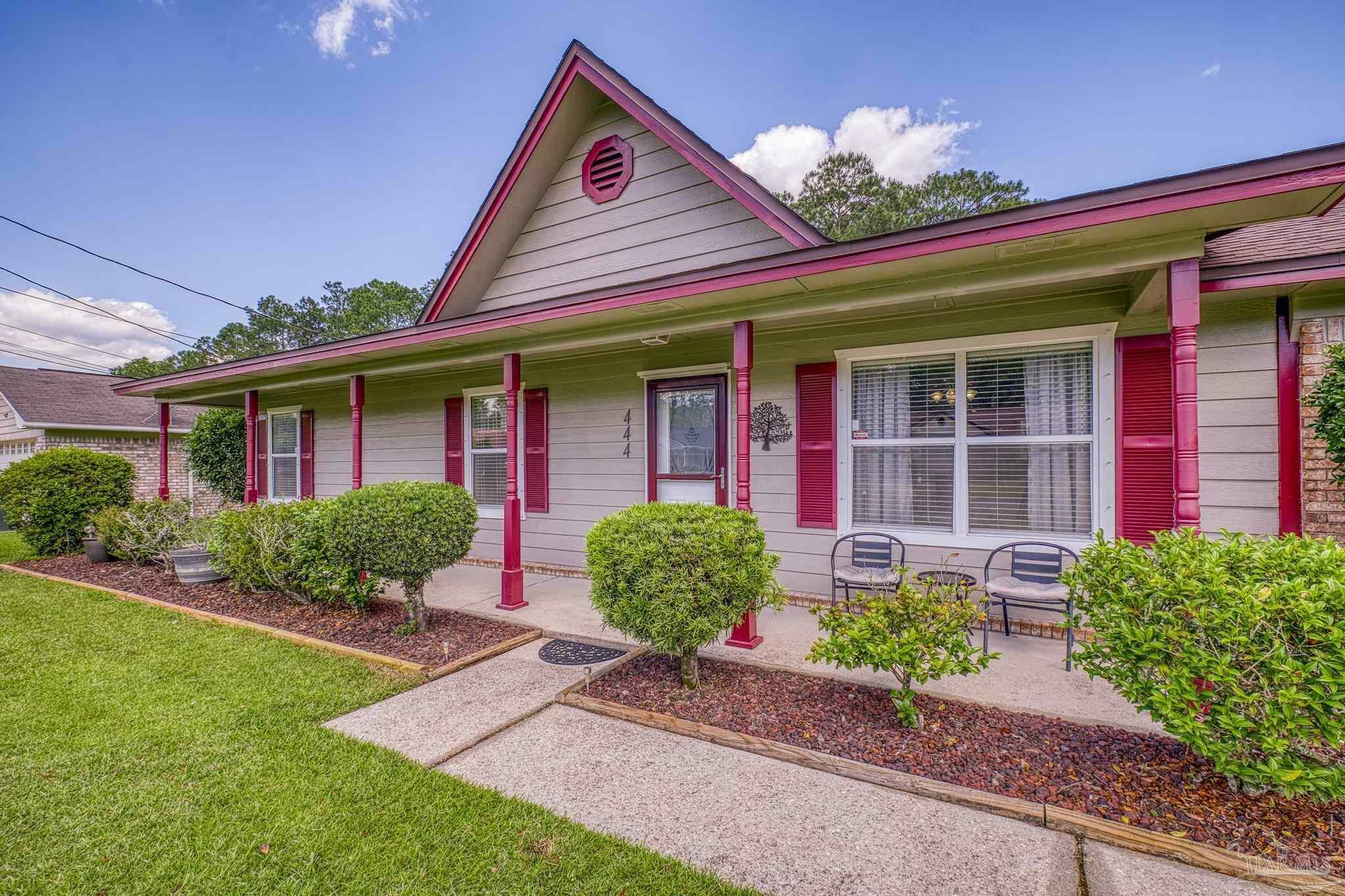 Property Photo: 444 Peppertree Tr FL 32506