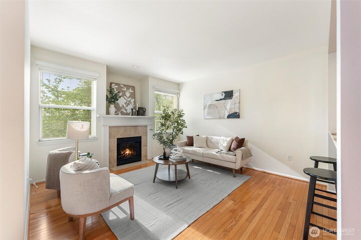 Property Photo:  4801  Lake Place A  WA 98055 