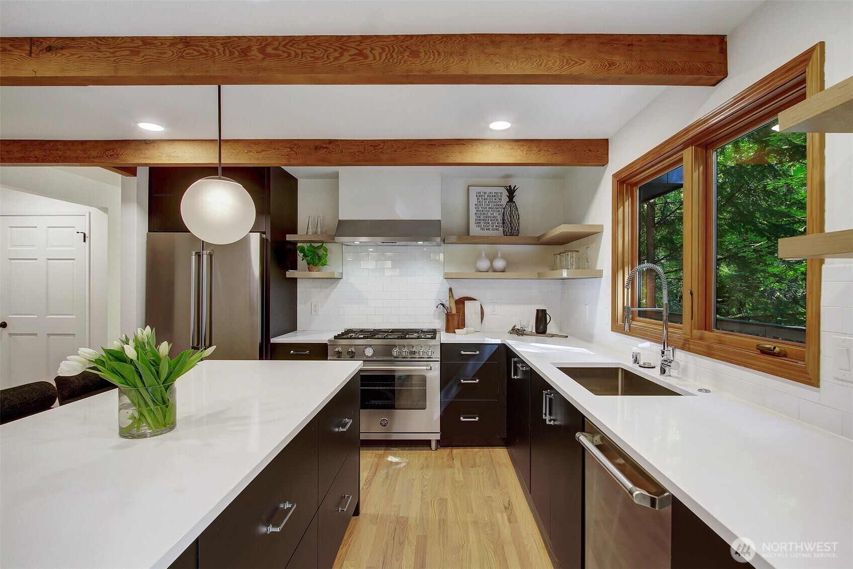 Property Photo: 5320 E Mercer Way WA 98040
