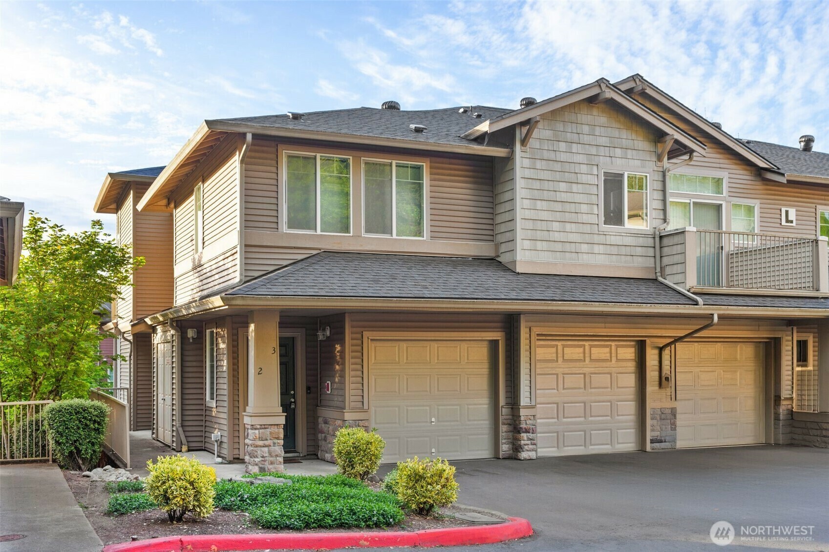 Property Photo: 15325 SE 155th Place L3 WA 98058