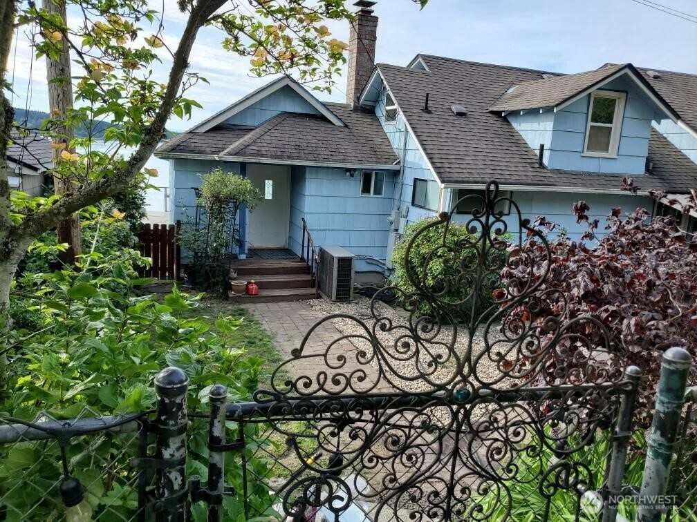 Property Photo: 4218 Sunset Beach Rd W WA 98466