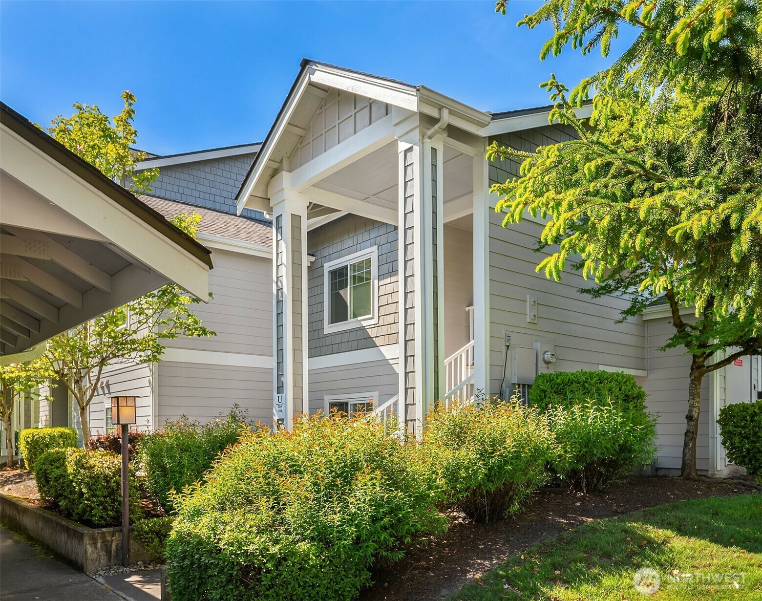 Property Photo: 15150 140th Way SE U104 WA 98058