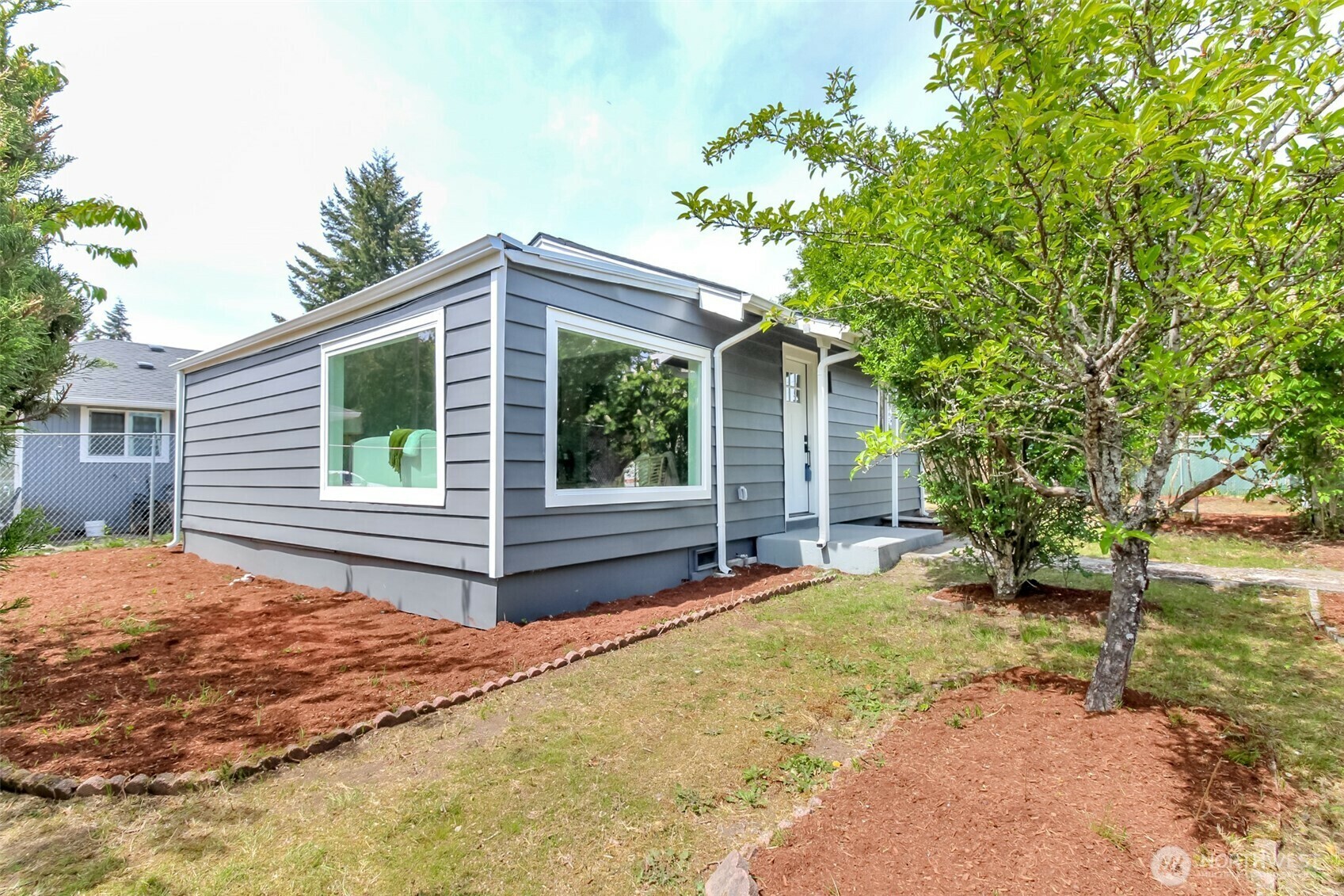 Property Photo: 9320 Lexington Avenue SW WA 98499