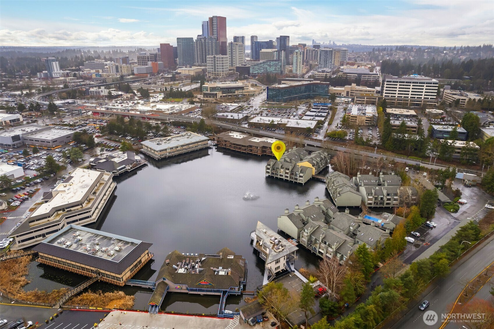 Property Photo: 7 Lake Bellevue Drive 208 WA 98005