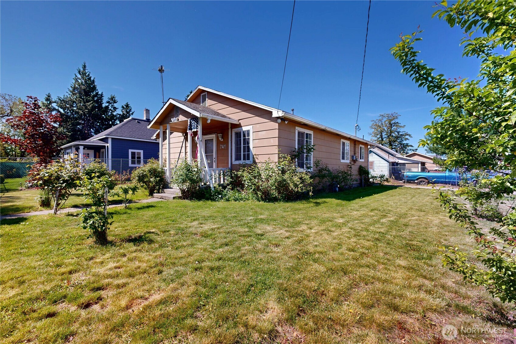 Property Photo: 741 N 8th Avenue WA 99362