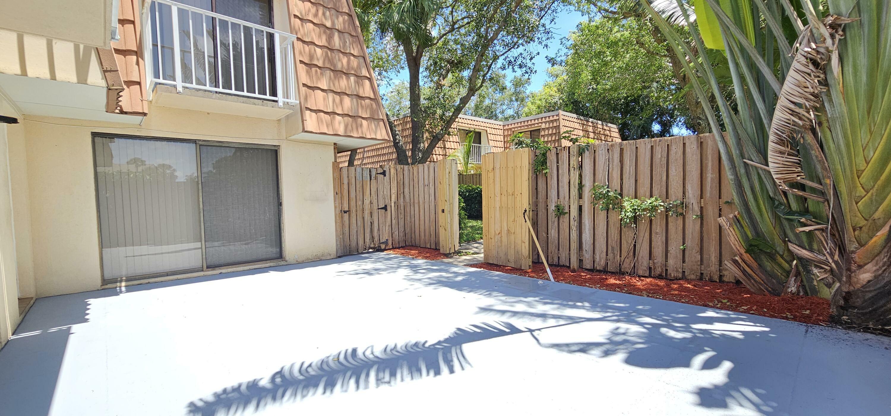 Property Photo: 539 Green Springs Place FL 33409