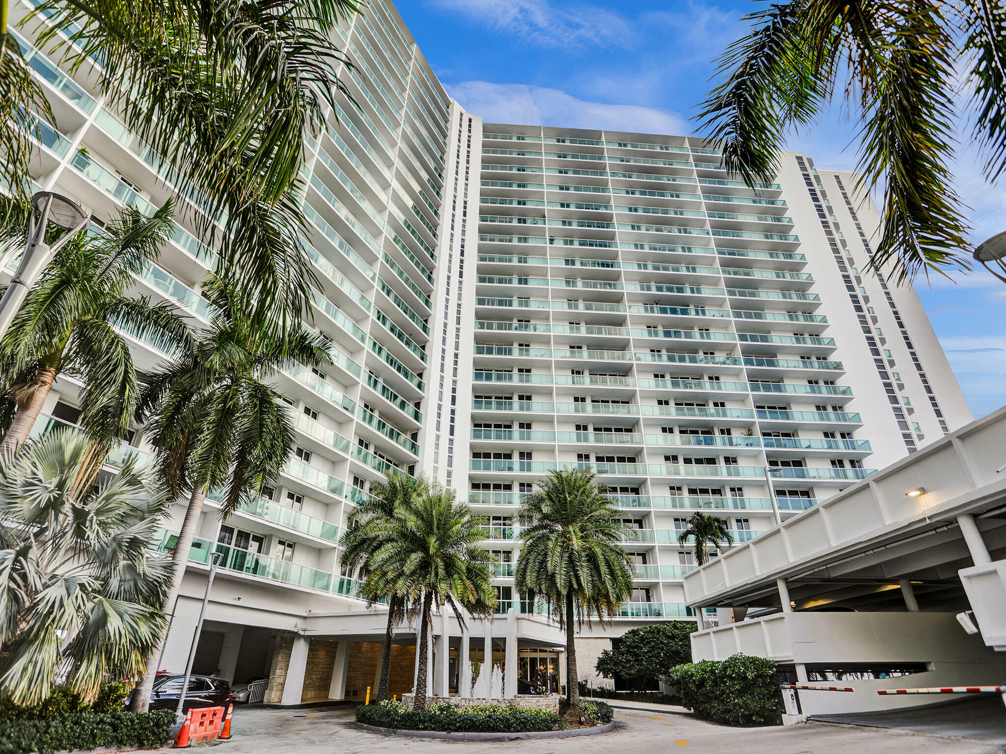 Property Photo: 100 Bayview Drive 1125 FL 33160
