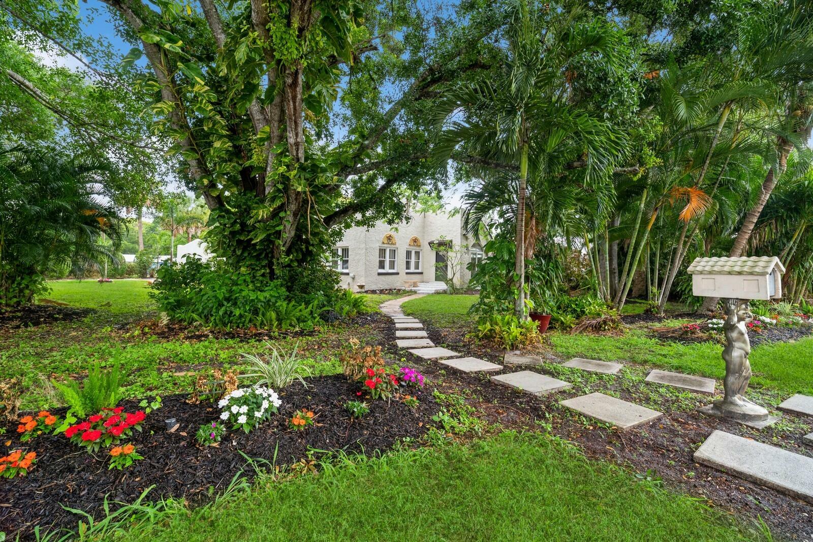 Property Photo: 2909 Sunrise Boulevard FL 34982