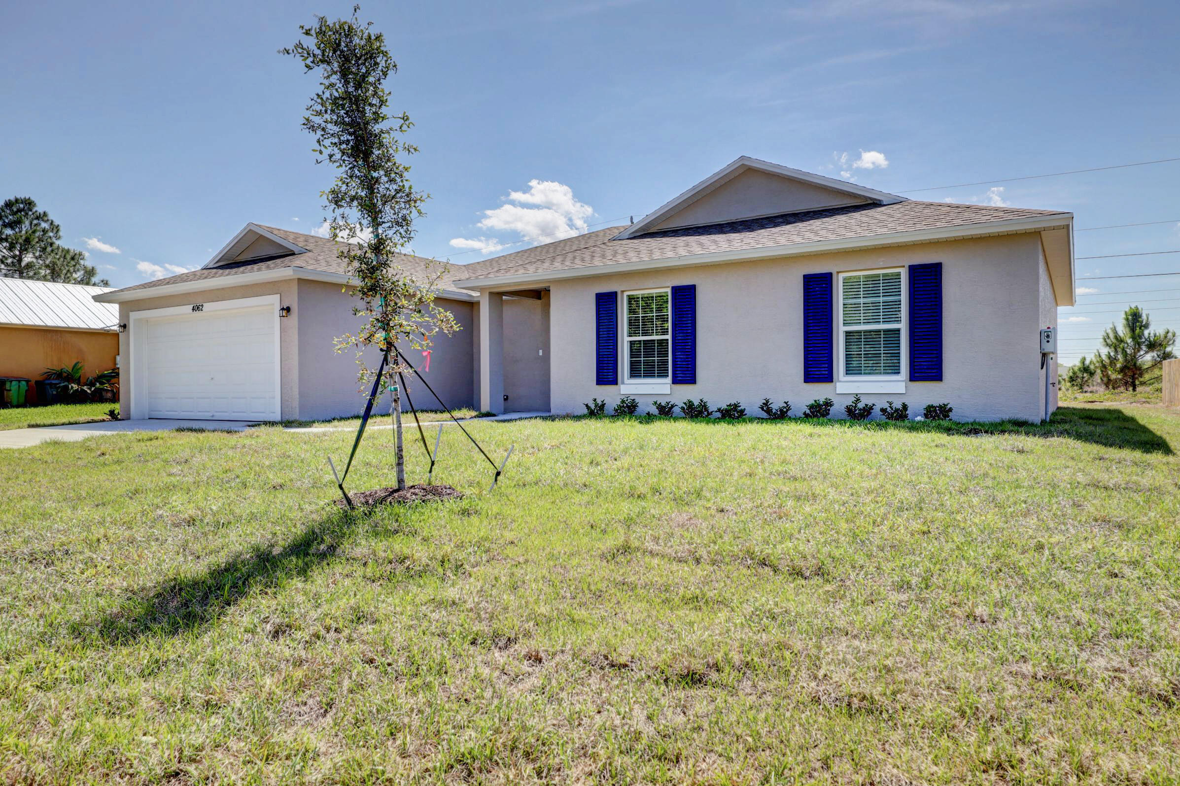Property Photo:  2457 SW Chestnut Lane  FL 34953 