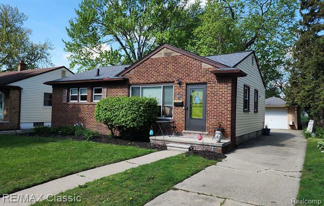 621 Symes Avenue  Royal Oak MI 48067 photo