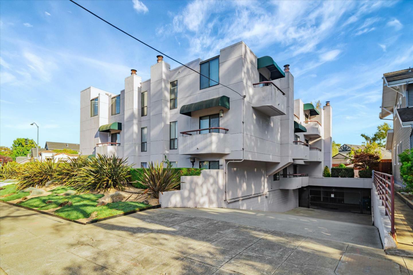 Property Photo: 5 West Bellevue Avenue 10 CA 94402