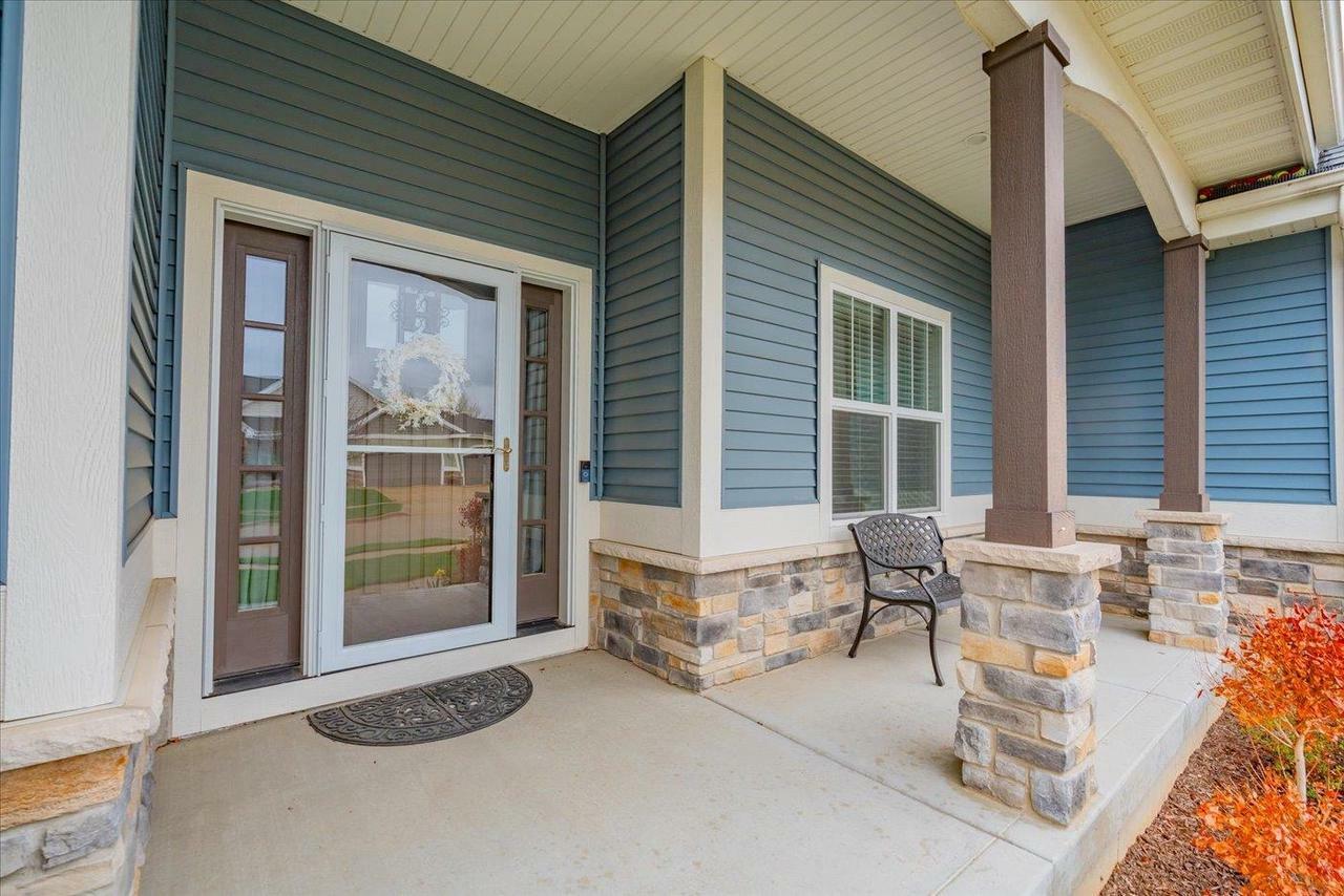 Property Photo: 824 Richard Way WI 53597